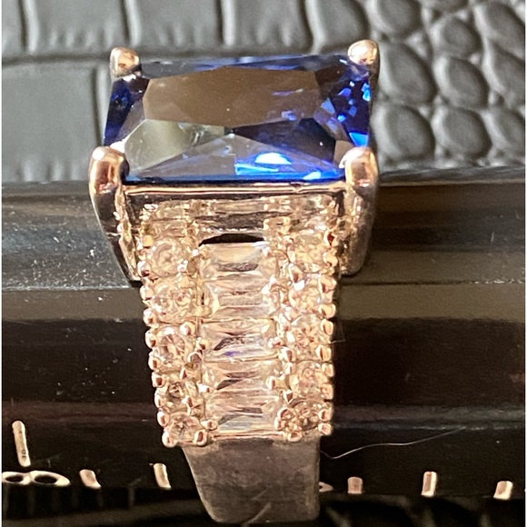 Tanzanite ring - Picture 3 of 8